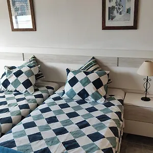  Apartment Cozy With First Line Seaview In Perfect Location, Near The Marina